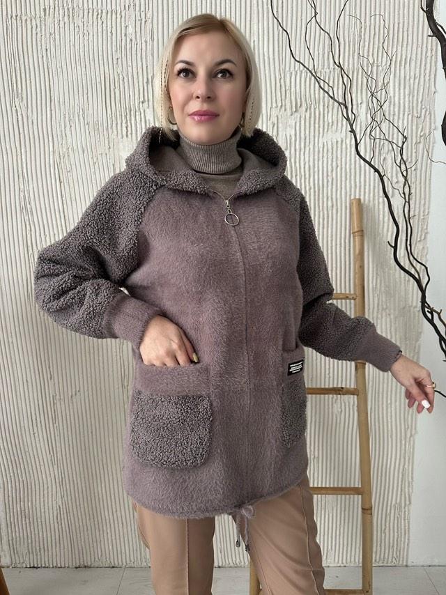 Жіноча курточка з капюшоном із вовни альпака комбінована хутром барашек розмір 50-54