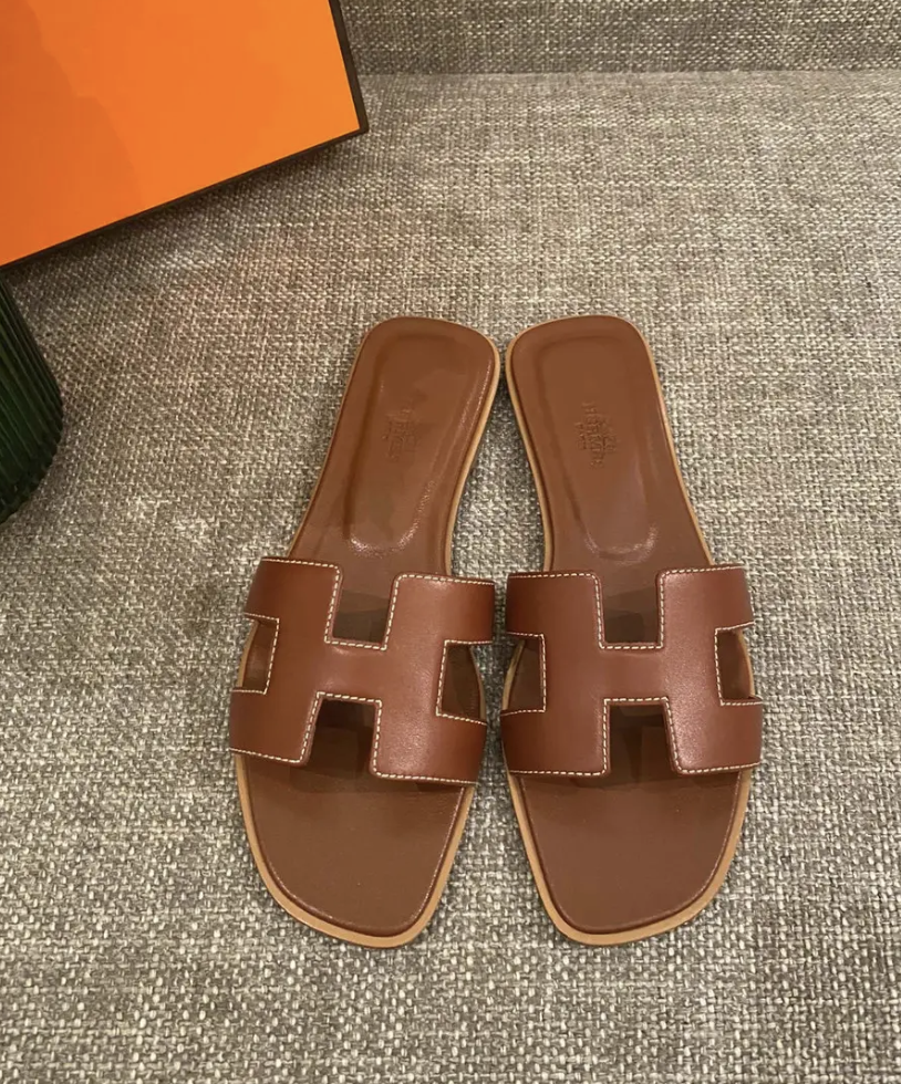 Жіночі коричневі шкіряні шльопанці Hermes Oran ермес Гермес шкіра на плоскій підошві