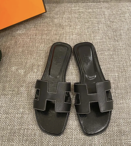 Жіночі чорні шкіряні шльопанці Hermes Oran ермес Гермес шкіра на плоскій підошві, фото 1