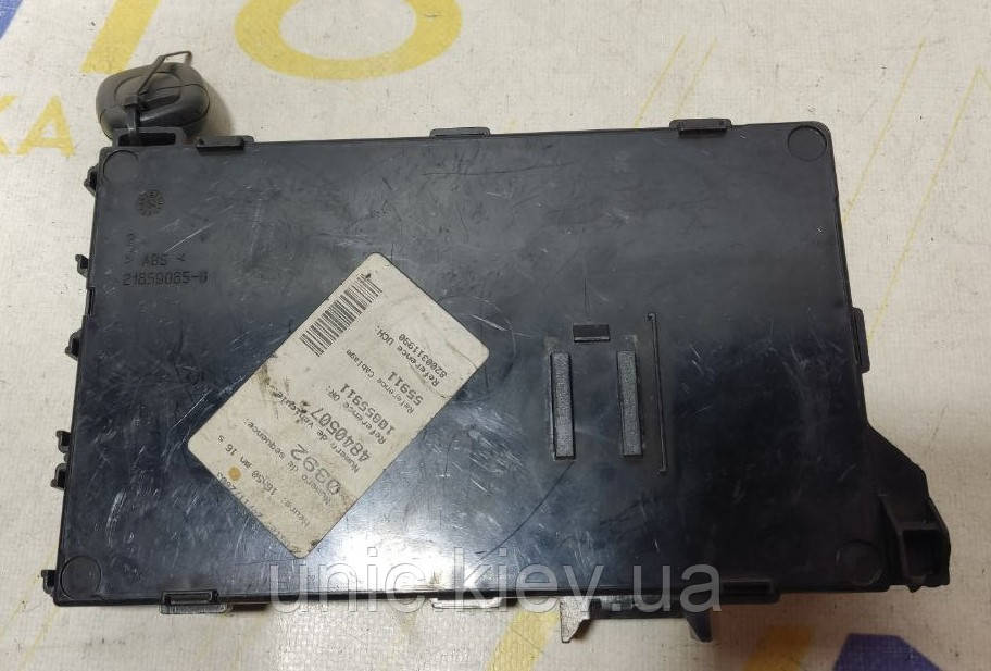 Блок комфорту Renault Clio 2 б/в 8200311990