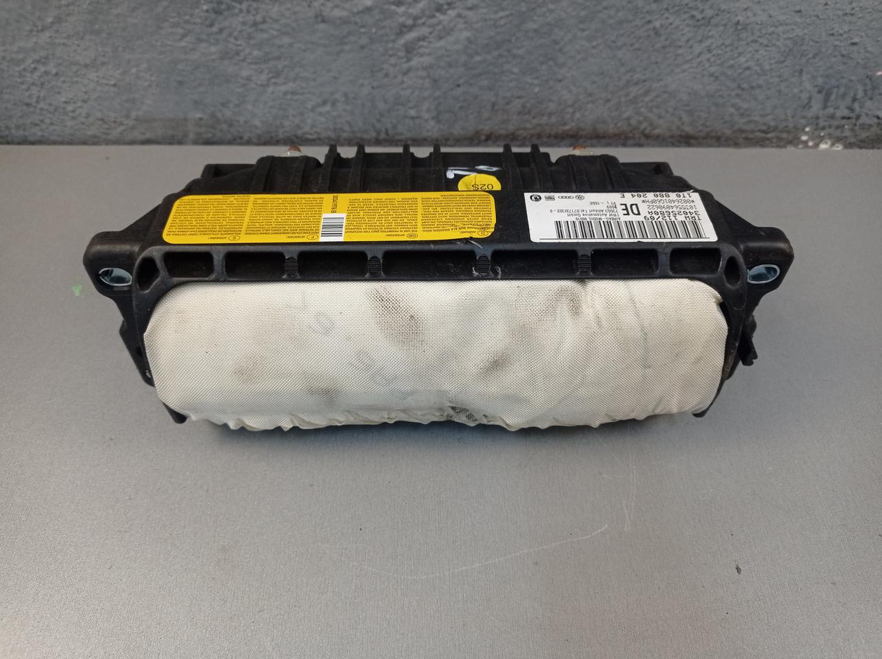VW Touran Подушка безпеки пасажир 1T0880204E