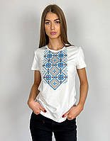 Жіноча футболка «Поліська зірка», молочна з синьою вишивкою