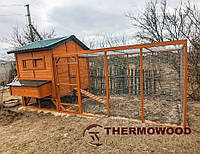 Kompakter und geräumiger, schlüsselfertiger isolierter Hühnerstall aus Holz von Thermowood Production. Video