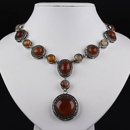Кольє довге боххо кулон круглий зі сріблястими візерунками й елементами імітації бурштинових камінчиків довжина 65 см, фото 1