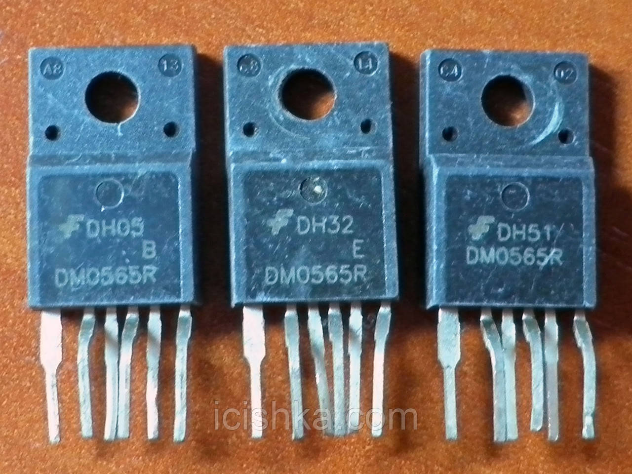 FSDM0565RB/DM0565R TO-220-6 — ШІМ контролер для ДБЖ (ref.)