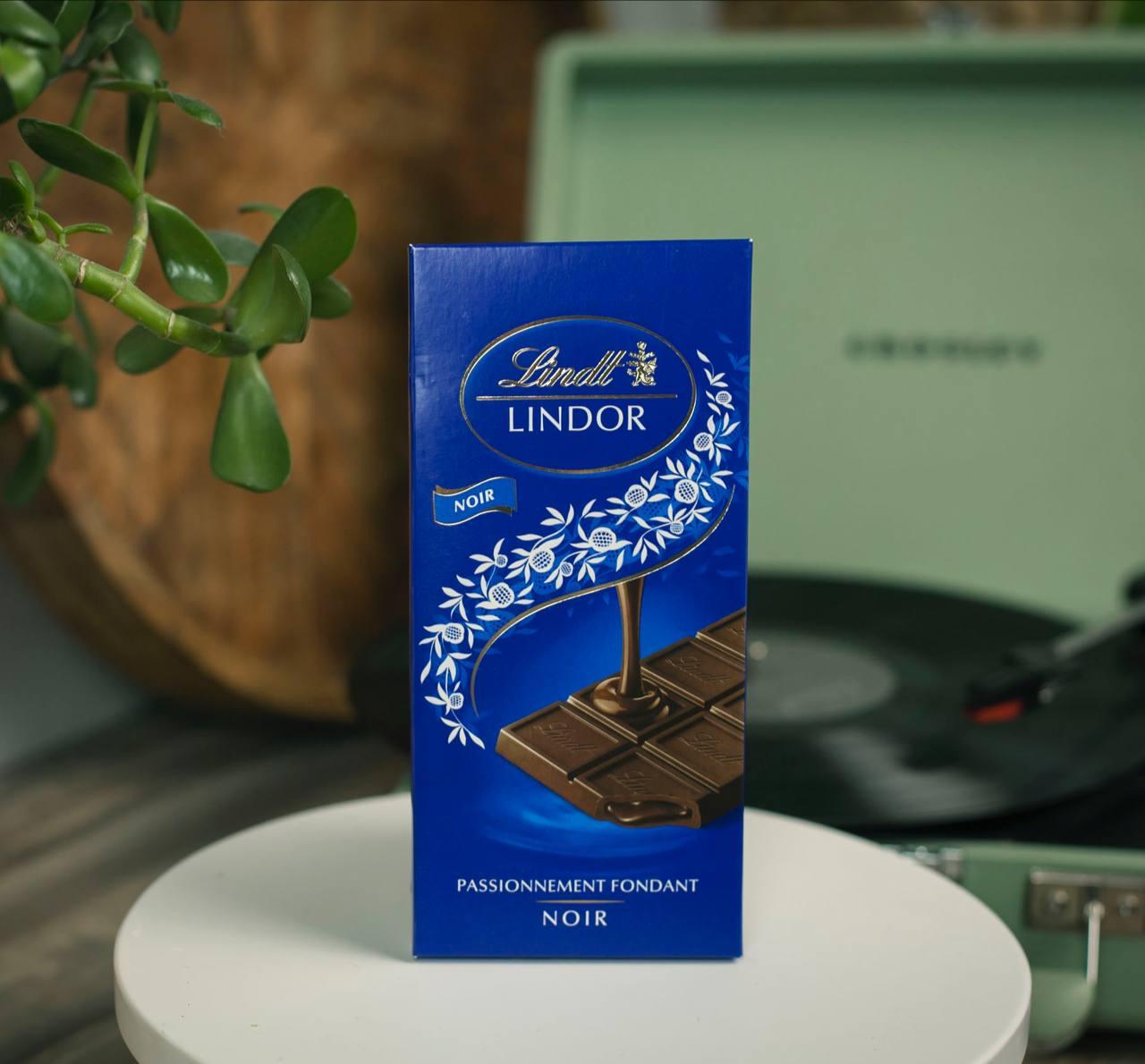 Молочний шоколад Lindt Lindor Noir Fondant 150г. Швейцарія