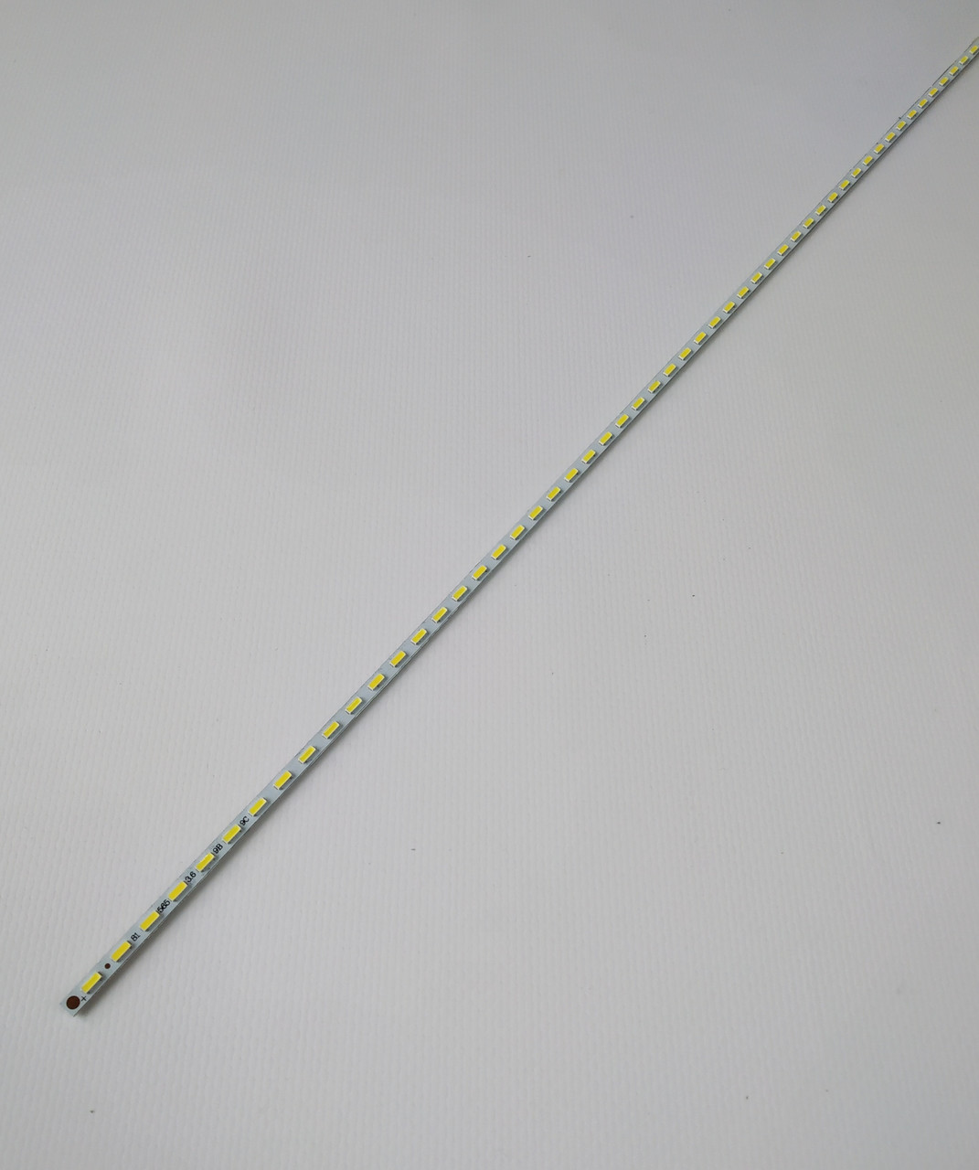 Світлодіодна led лінійка  smd 4014 шириною 3,6 мм для ремонту тонких панелей 600*600мм 36-48вт 5000К