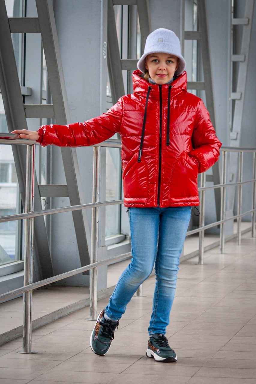 Куртка демісезонна на дівчинку "Монклер" червона 134