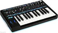 Аналоговий синтезатор Novation Bass Station II