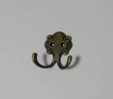 Гачок подвійний декоративний-26, бронза, 5,5х4,0см