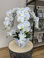 Композиція якості Premium з білих латексних орхідей на 9 гілочок в керамічному білому глянсовому кашпо "Бонсайниця", штучні квіти
