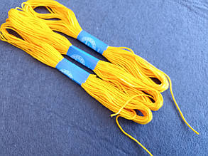 Нитка муліне (для вишивання) колір - жовтий