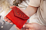 Маленький червоний гаманець жіночий з тисненням Сонечно, фото 3