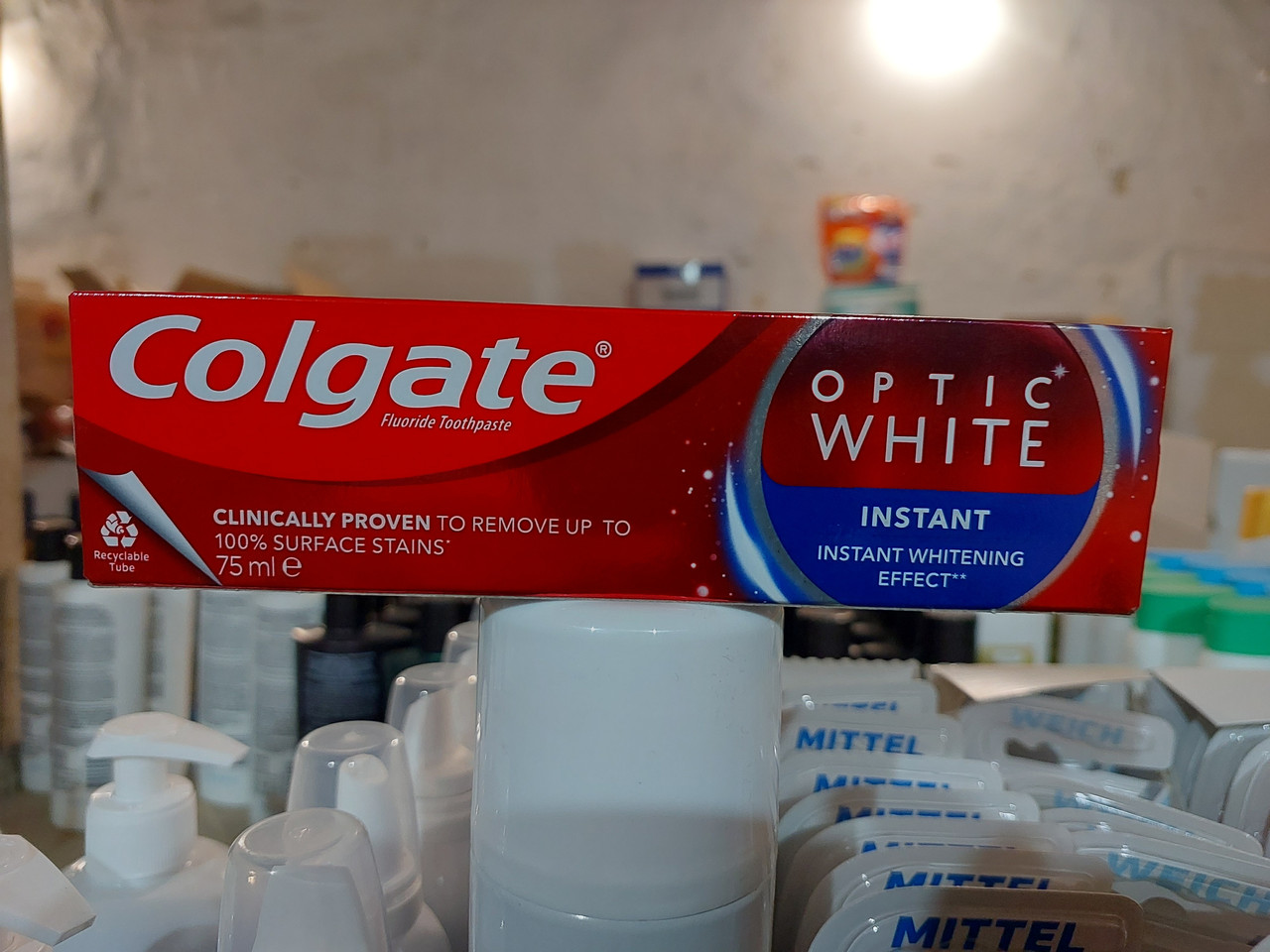 Зубная паста Colgate Optic White Відбілювальна 75мл