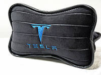 Подушка на підголовник авто Tesla.Синя нитка. На заказ любий колір!!