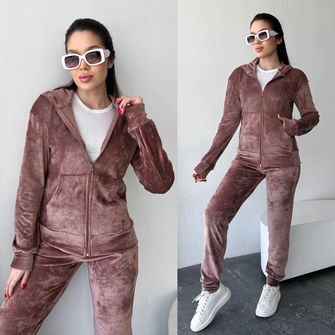 Жіночий велюровий костюм із капюшоном, фото 1