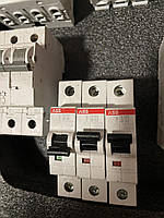 Автоматичний вимикач ABB S201-C32
