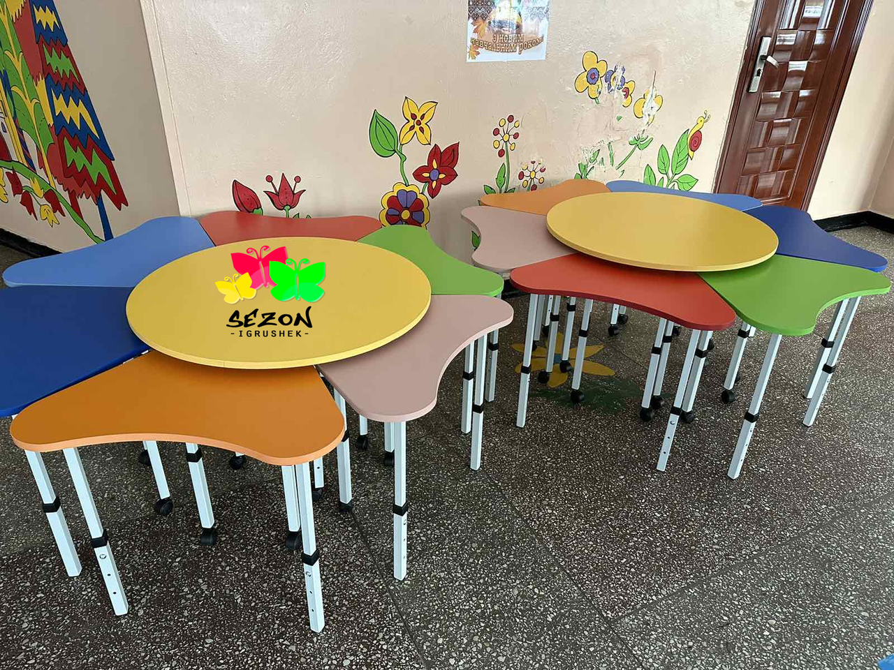 Комплект 6 дитячих столів пелюсток + 1 стіл круглий регулювання 3-5 групи від 1 класу до 7 класу ST-057-1