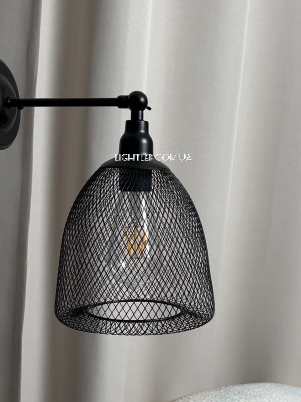 Чорне бра лофт з сітчастим плафоном (07-W144-1 BK)