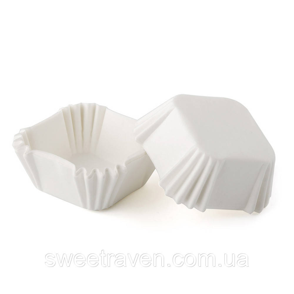 Паперові форми для цукерок Білі (40*40*22 мм) - 100 штук