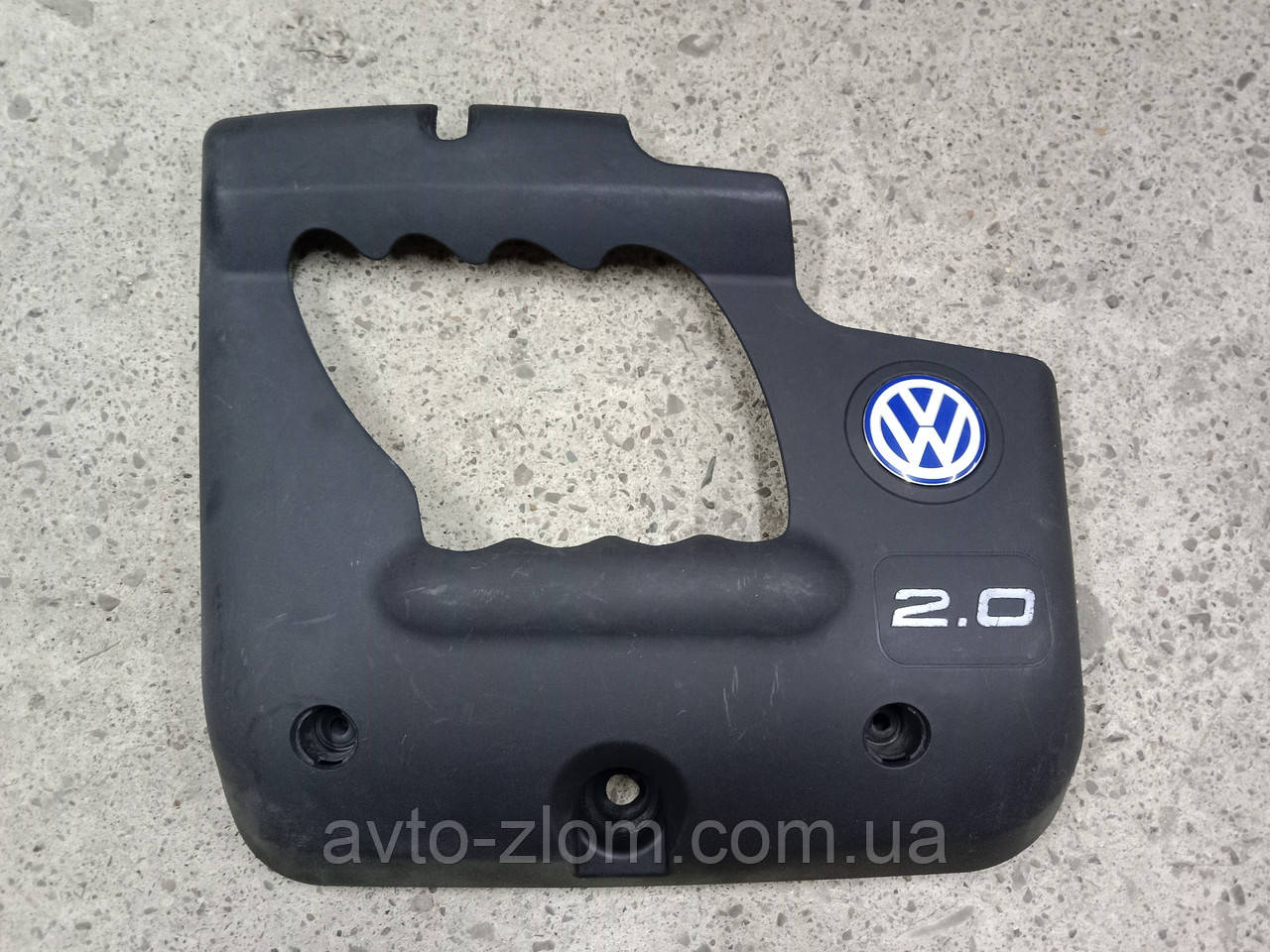Декоративна кришка двигуна Volkswagen New Beetle 2.0i. 06A103925AD.