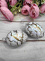 Яйцо-подвеска пластиковое декоративное. Цвет - белый кракелюр. 4 см