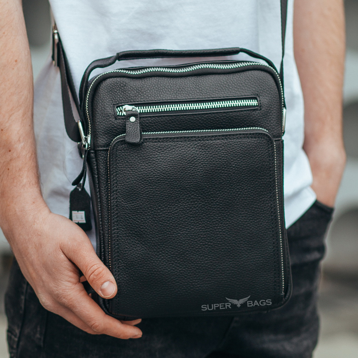 Шкіряна чоловіча чорна сумка Tiding Bag DL9256-4