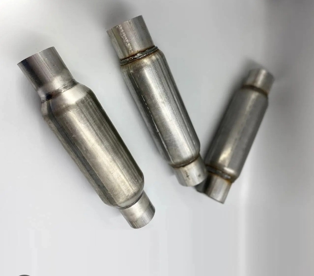 Напівум'ягасник Део Ланос, фото 1