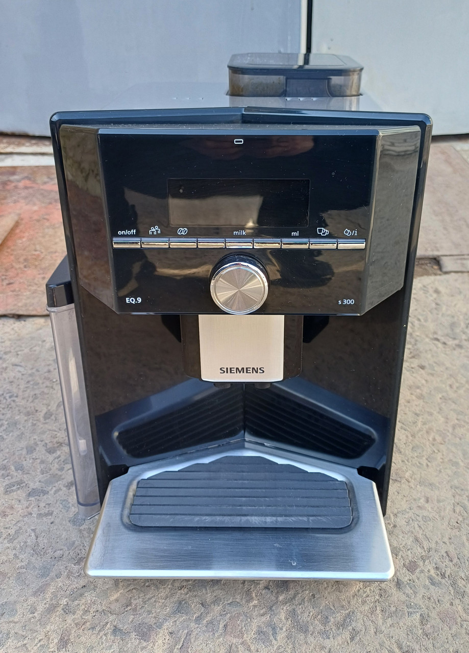 Кофемашина кофеварка Сименс Siemens EQ.9 s300 TI903509DE черная ...