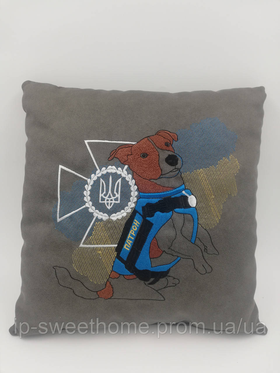 Подушка в авто з логотипом  пес Патрон екошкіра