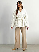 Короткая стеганая куртка-кимоно демисезон на запах с поясом Весна 2024 белый