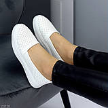 Зручні м'які білі жіночі мокасини з перфорацією в асортименті взуття жіноче, фото 5