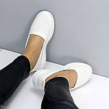 Зручні м'які білі жіночі мокасини з перфорацією в асортименті взуття жіноче, фото 7