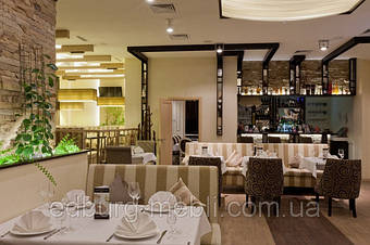 Ткань приятная на ощупь и стойкая к износу.