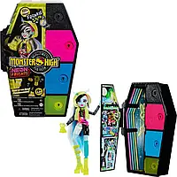 Кукла Монстер Хай Френки Штейн Секреты в шкафу Неоновые страхи Monster High Frankie Stein HNF79