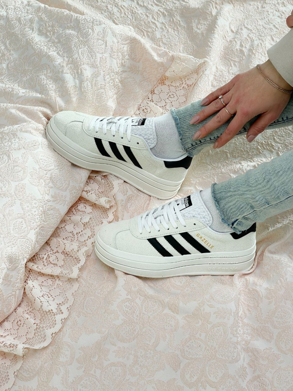 Кросівки жіночі Adidas Gazelle Bold Platform кеди Адідас Газель світлі на платформі високій підошві замшеві повсякденні
