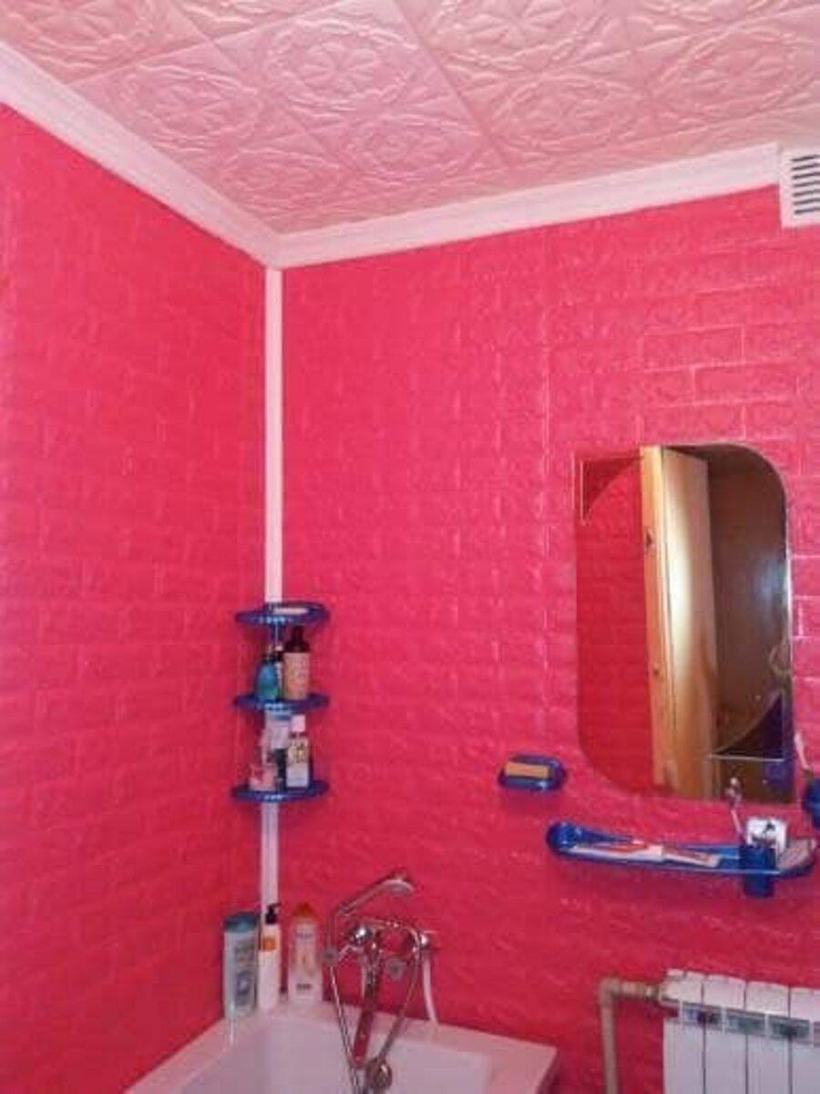 Моющиеся декоративные 3д панели для стен Кирпич 700х770х7мм Самоклеящиеся ПВХ 3 D панели цвет Темно-розовый - фото 3 - id-p2133628975