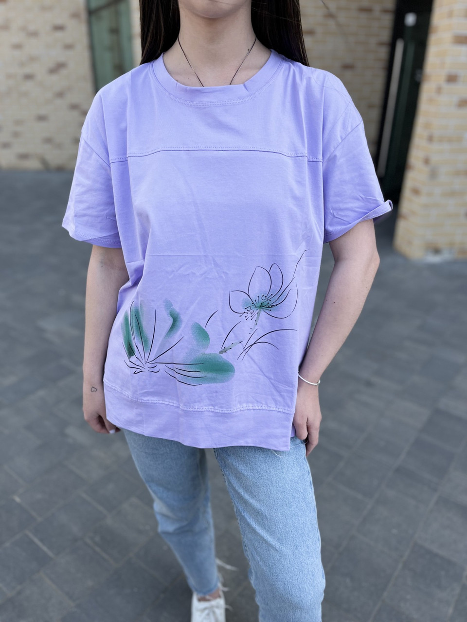 Жіноча футболка в прямому пошитті з принтом розміри 48, 50, 52