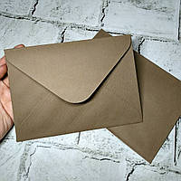 Конверт бумажный с тиснением, светло-коричневый, 12,6х17,5 см