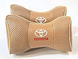 Подушка на підголівник авто з логотипом Toyota бежева 1 шт, фото 2