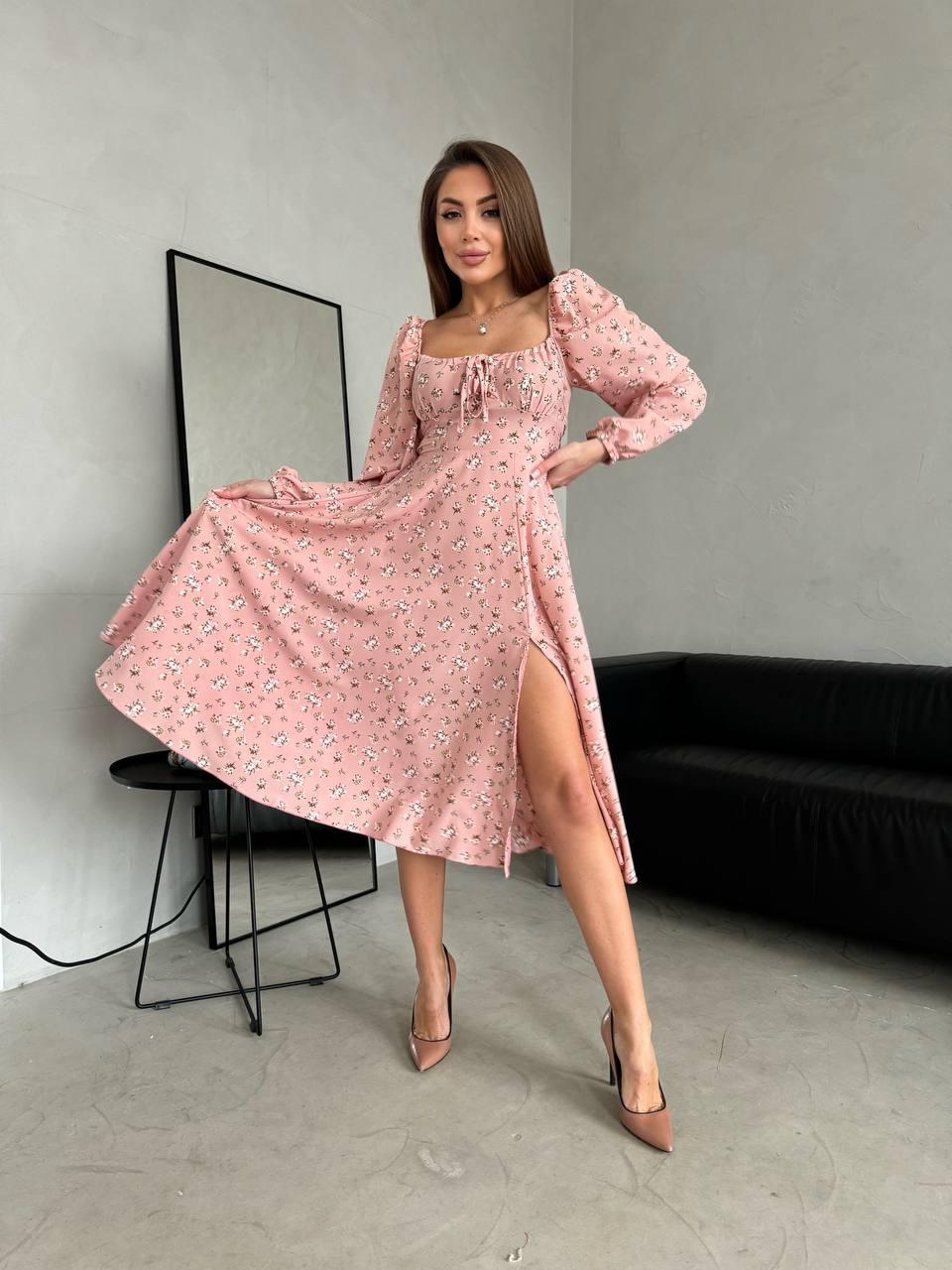 Пудрова жіноча красива стильна сукня з довгим рукавом з квітковим принтом на зав'язках з розрізом, фото 1