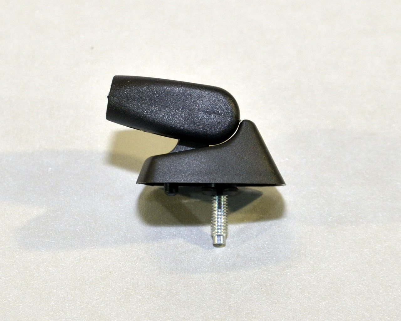 Кріплення антени на даху, під довгу антену, з виступом) на Renault Kangoo II 2008-> Renault 8200684863, фото 1