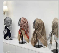 Підставка для головних уборів