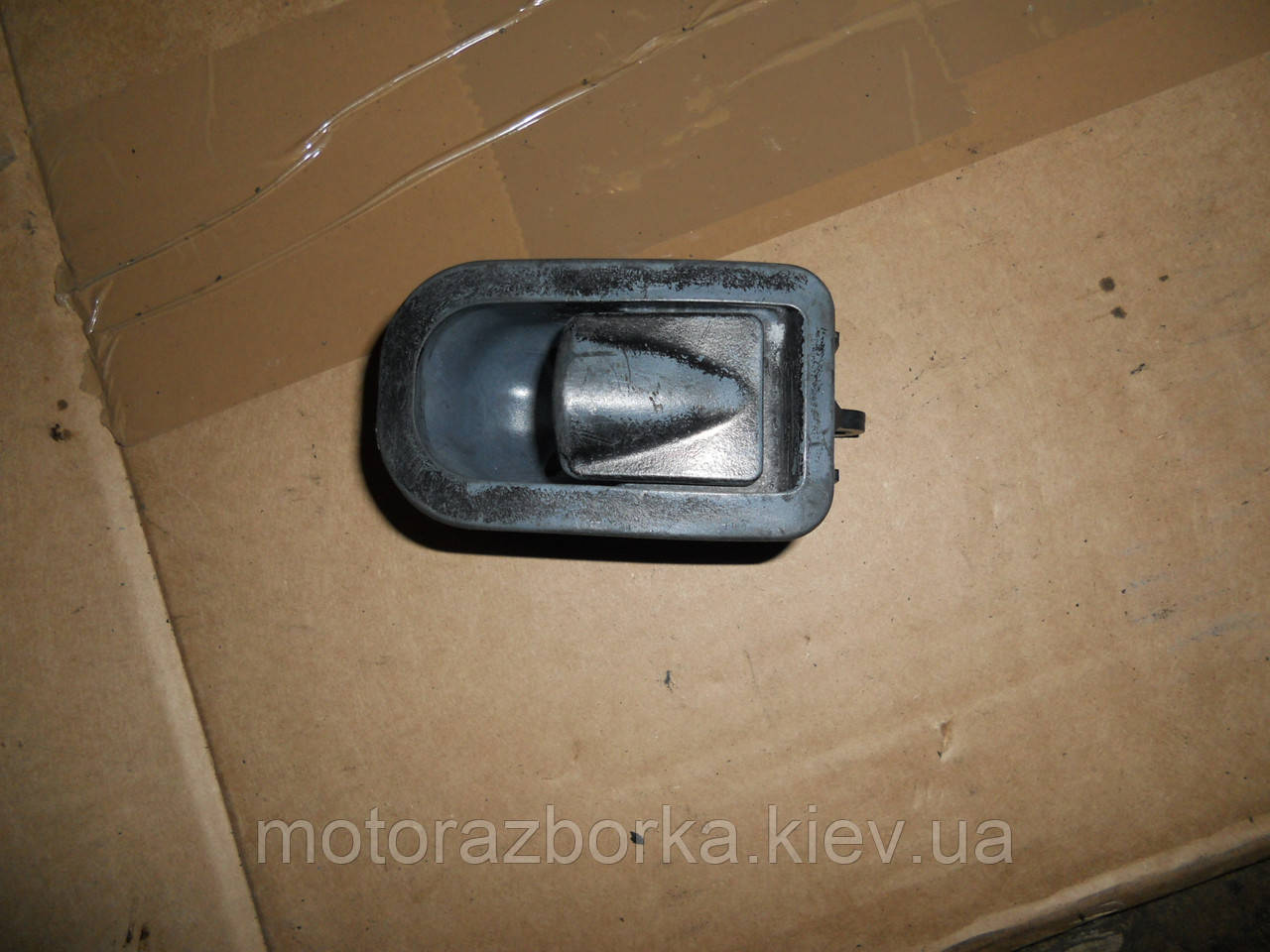 Ручка відкривання бік. Кофра Honda Deauville 650