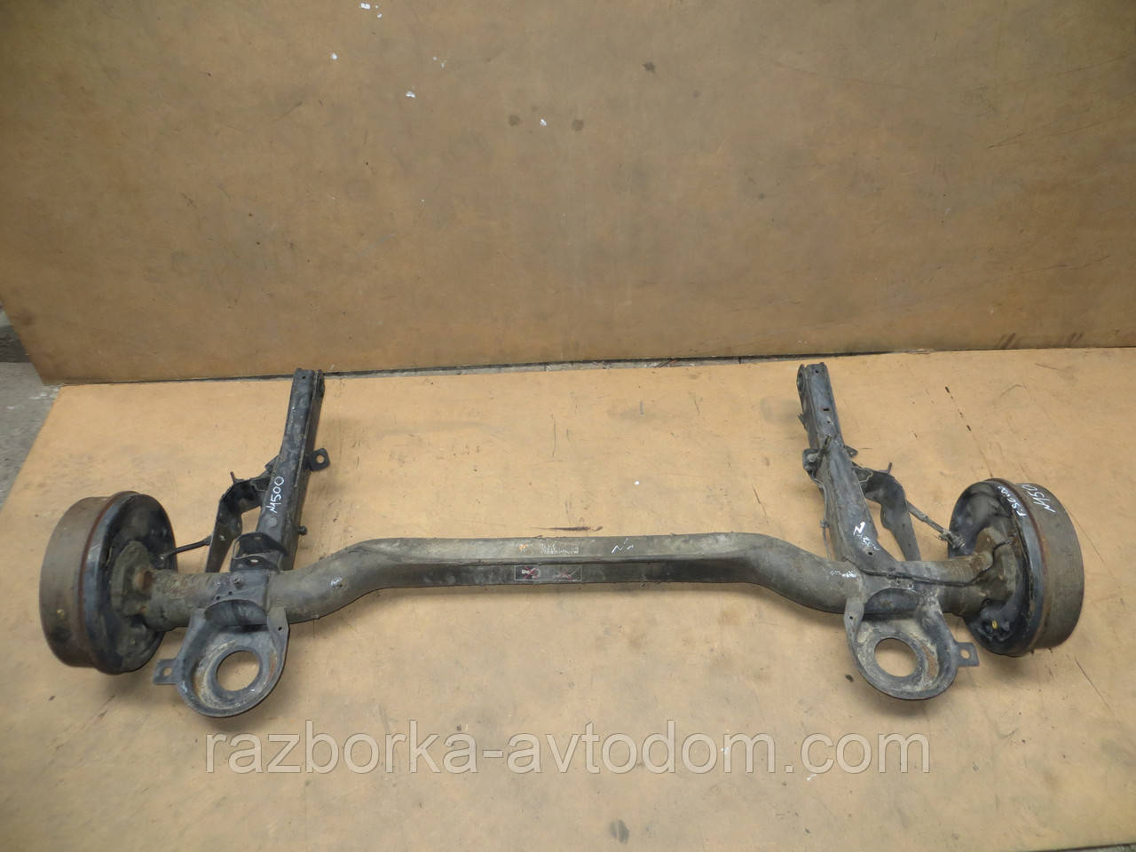Балка задньої підвіски (барабан) без ABS Fiat Scudo (95-07)