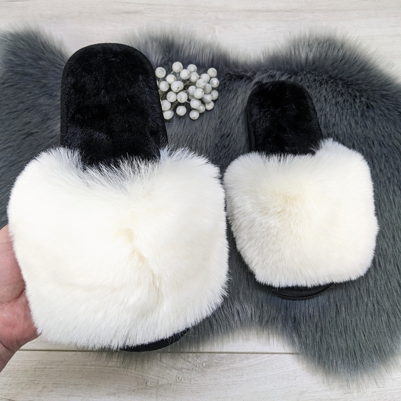 Тапочки хутряні жіночі білі з чорною устілкою 2426_7, фото 1