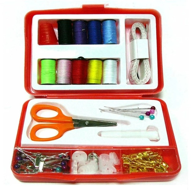 Набір для шиття Insta Sewing Kit Tasy To Thread, упакований у пластиковий бокс