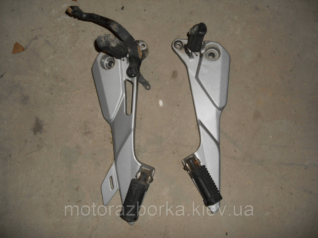 Кріплення підніжок Honda Transalp 650