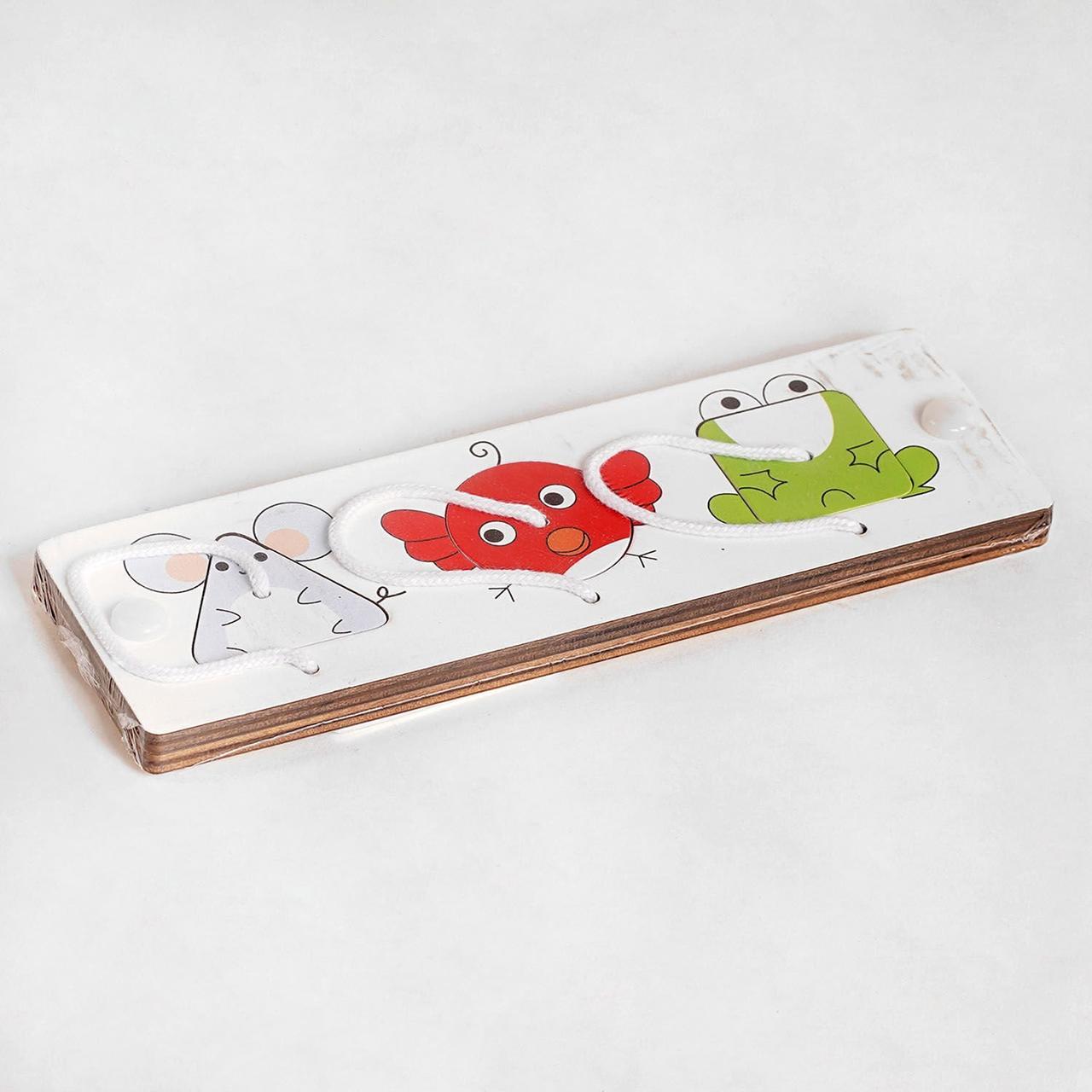 Дерев'яна логічна гра рамка-вкладиш на мотузочках "Маленькі звірята" З 51347