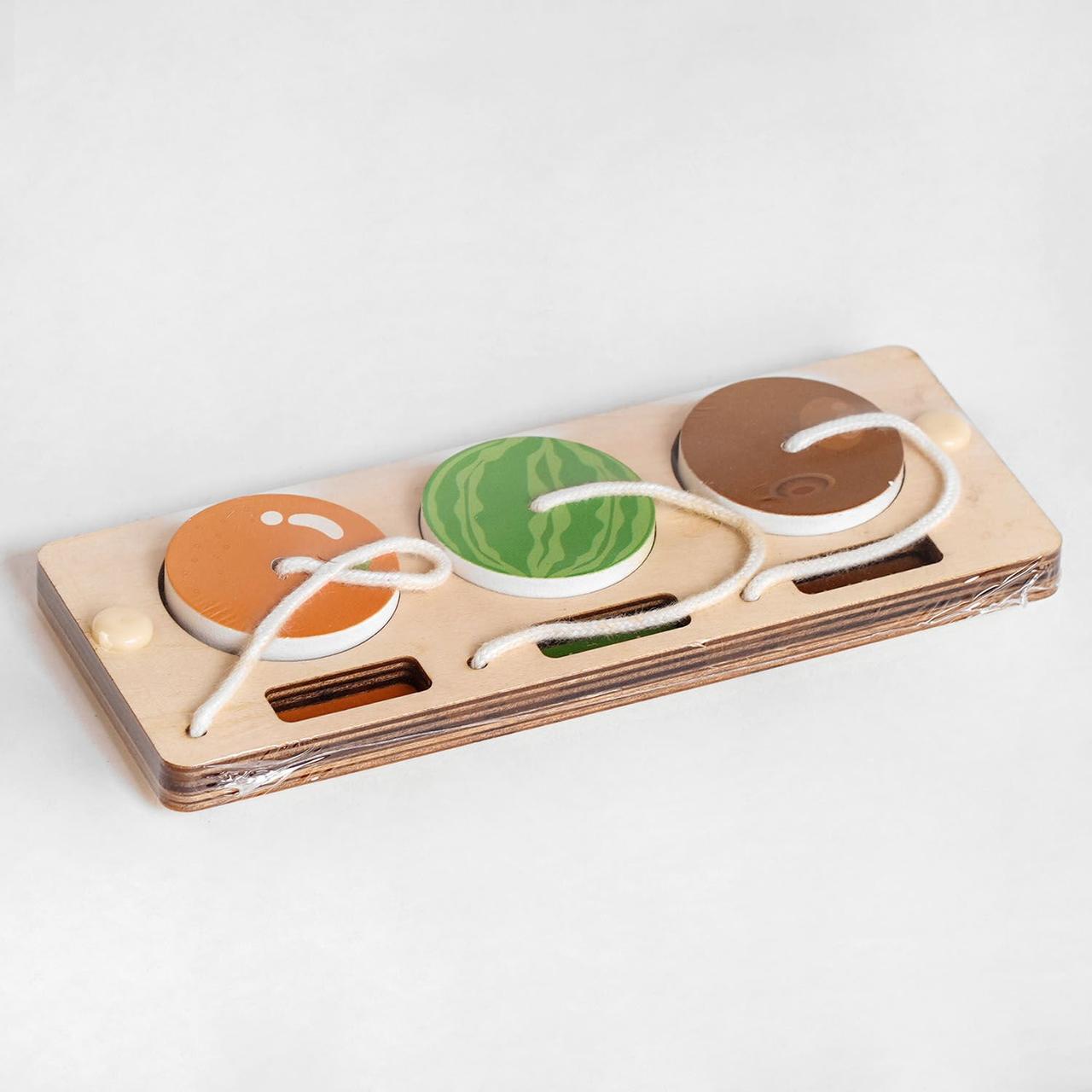 Дерев'яна логічна гра З 51350 "Фрукти", 3 вкладки на мотузках